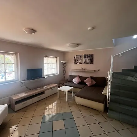 Tieff Apartmanhaz Balatonmariafuerdo Hullamtelep Vakantiehuis *