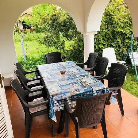 Vakantiehuis Tieff Apartmanhaz Balatonmariafuerdo Hullamtelep *