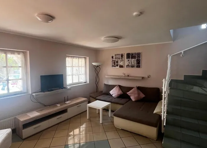 Tieff Apartmanhaz Balatonmariafuerdo Hullamtelep Holiday home *