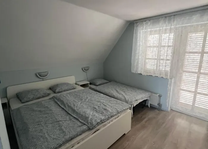 Tieff Apartmanhaz Balatonmariafuerdo Hullamtelep Dom wakacyjny *